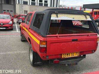 1990-toyota-hilux-47157383