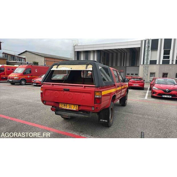 1990 Toyota Hilux-47157386