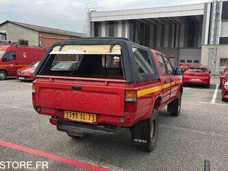 1990-toyota-hilux-47157386