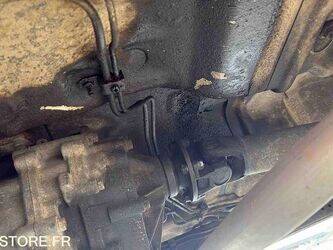 1990-toyota-hilux-47157394