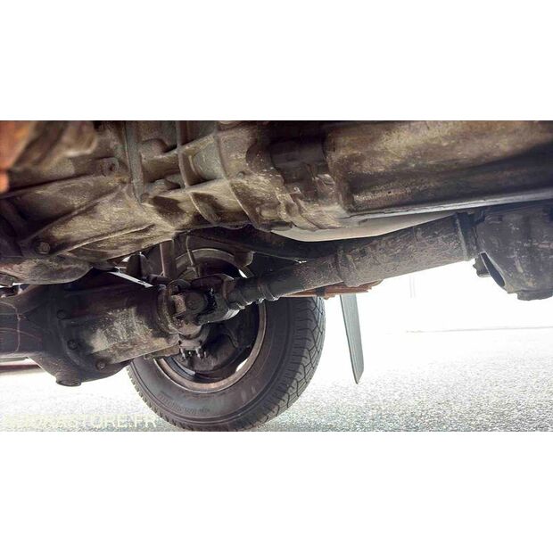 1990 Toyota Hilux-47157399