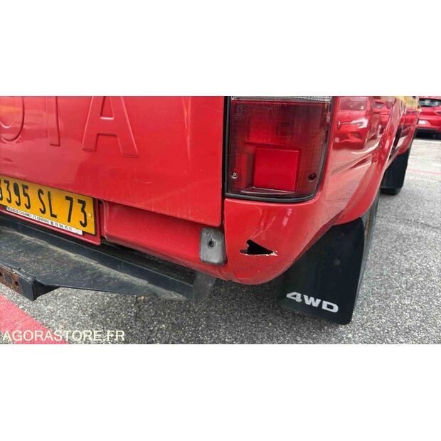 1990 Toyota Hilux-47157405