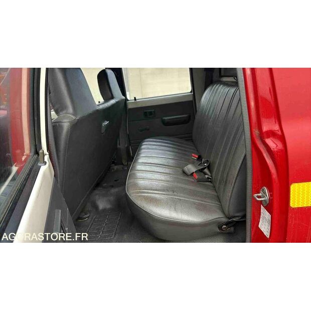 1990 Toyota Hilux-47157411