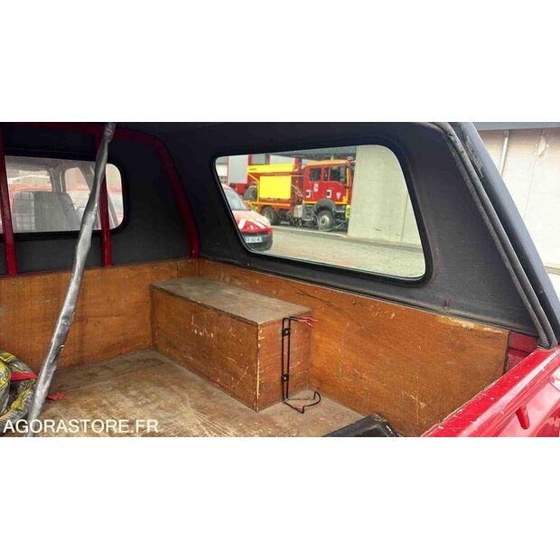 1990 Toyota Hilux-47157415