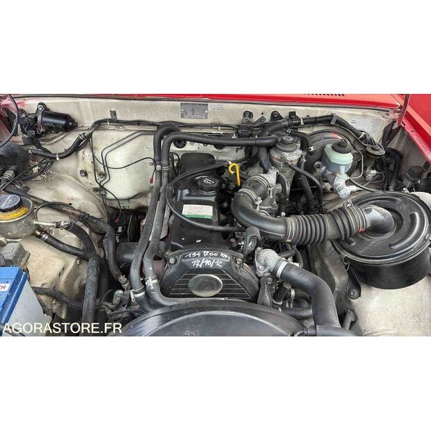 1990 Toyota Hilux-47157416