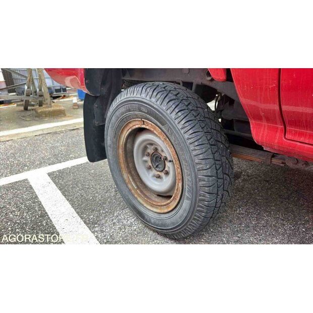 1990 Toyota Hilux-47157422