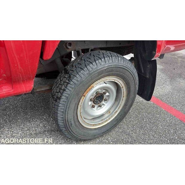 1990 Toyota Hilux-47157423