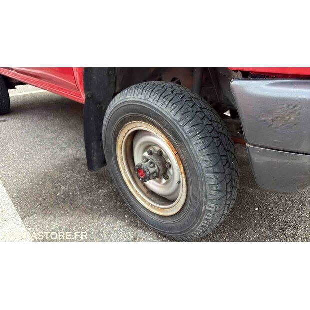 1990 Toyota Hilux-47157424