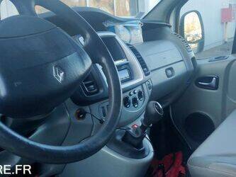2013-renault-trafic-1452446-47157488