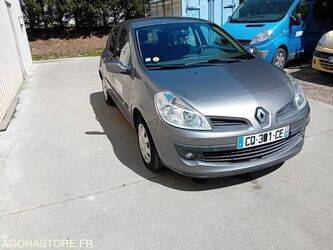 2009-renault-clio-1452451-47157547