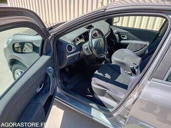 2009-renault-clio-1452451-47157551