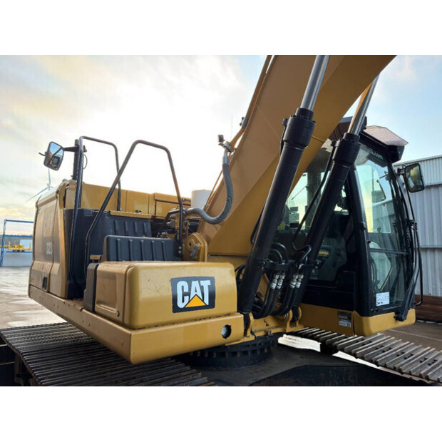 2019 Caterpillar 323-47161866