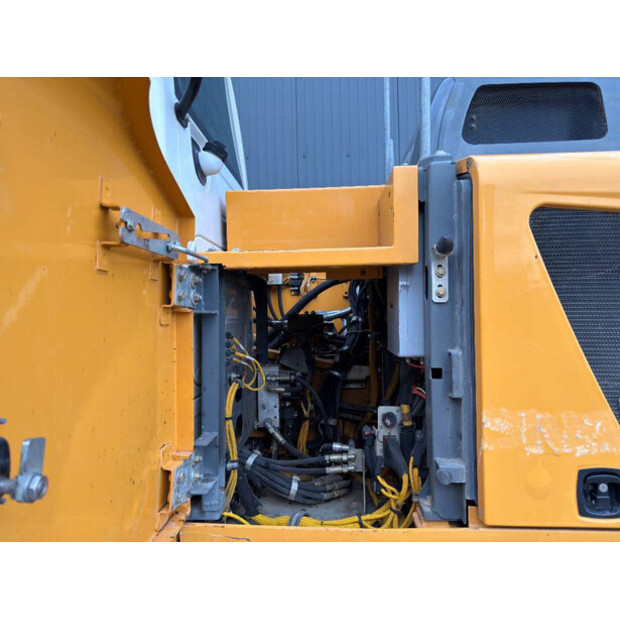 2014 ليبهير R922SLC-47162288