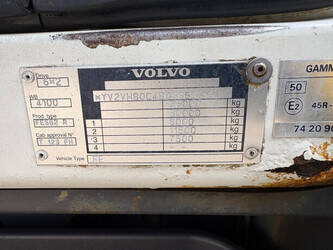 2011-volvo-others-47162797
