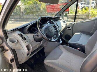 2013-renault-trafic-1452979-47179386