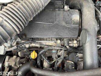 2014-renault-master-1452981-47179449