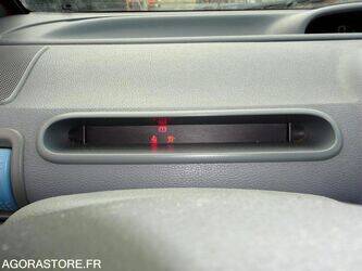 2005-renault-twingo-1452985-47179578