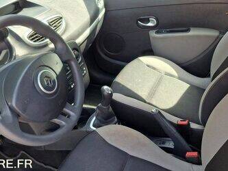 2012-renault-clio-1452999-47179912