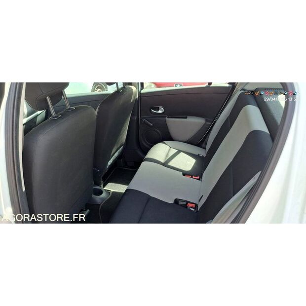 2012 Renault Clio-47179915