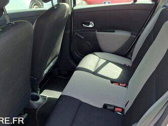 2012-renault-clio-1452999-47179915