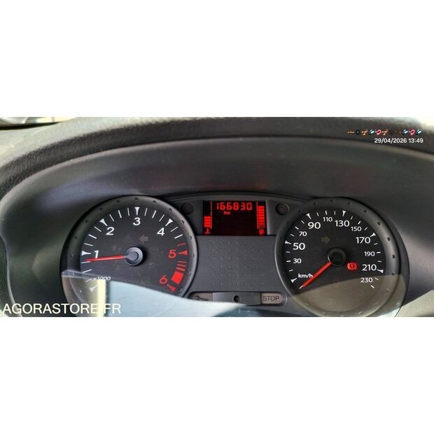 2012 Renault Clio-47179919