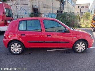 2009-renault-clio-1453002-47179992