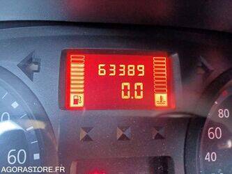 2009-renault-clio-1453002-47179994