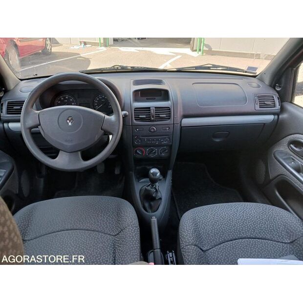 2009 Renault Clio-47179995