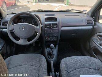2009-renault-clio-1453002-47179995