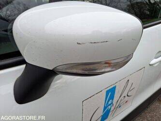2012-renault-clio-1453017-47180421