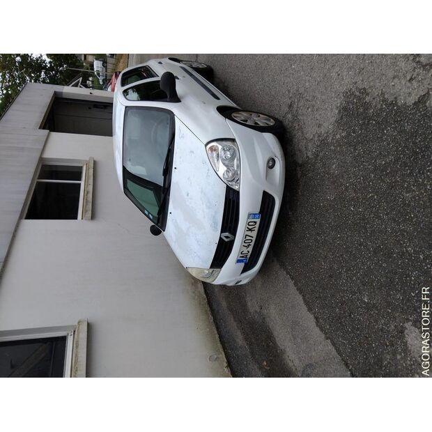 2009 Renault Clio-47180845