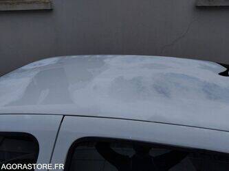 2009-renault-clio-1453036-47180847
