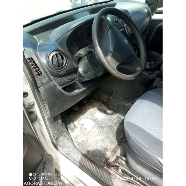 2012 بيجو Bipper-47180878