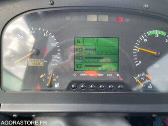 2011-mercedes-benz-intouro-1453052-47181359