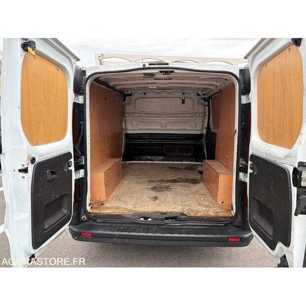 2015 Renault Trafic-47181473