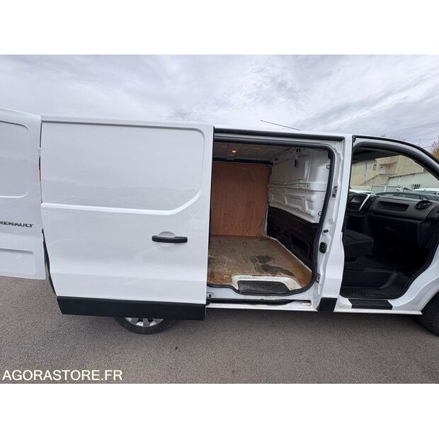 2015 Renault Trafic-47181475