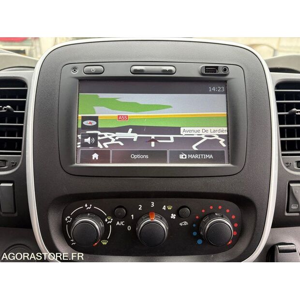 2015 Renault Trafic-47181479