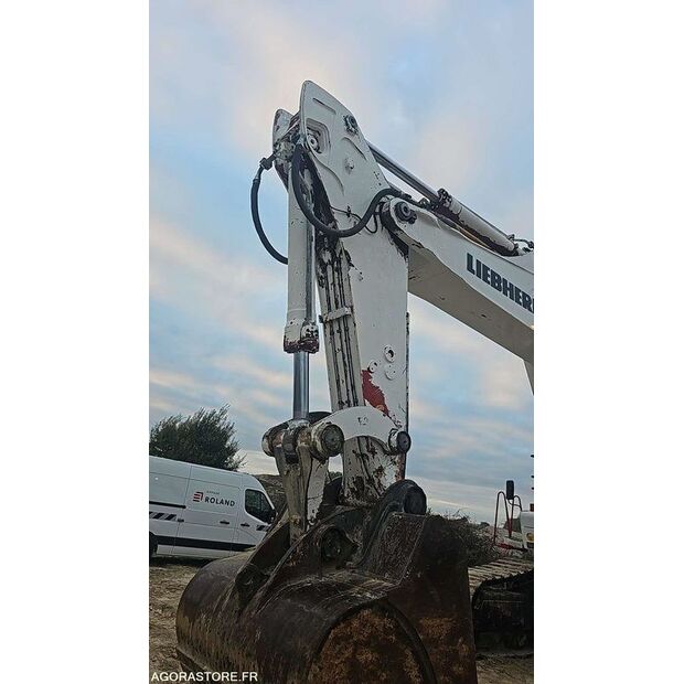 2008 ليبهير R974C-47181684