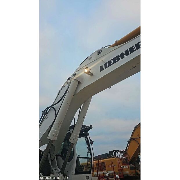 2008 ليبهير R974C-47181705