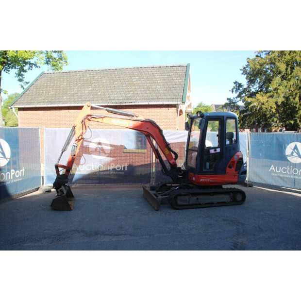 2013 كوبوتا U35-3α3-47183424