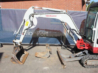 2014-takeuchi-tb219-1453108-47183646