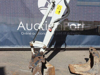 2014-takeuchi-tb219-1453108-47183647
