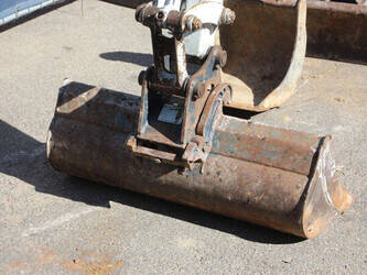 2014-takeuchi-tb219-1453108-47183653