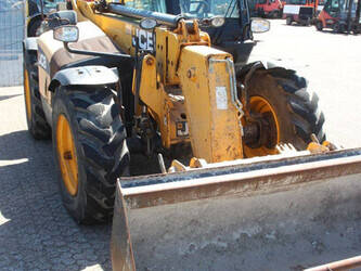 2011-jcb-535-95-1453124-47184033