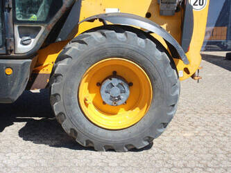 2011-jcb-535-95-1453124-47184041