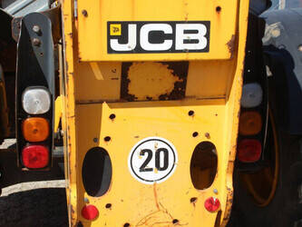 2011-jcb-535-95-1453124-47184044