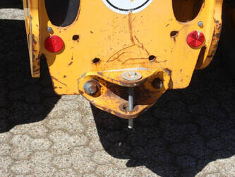 2011-jcb-535-95-1453124-47184045