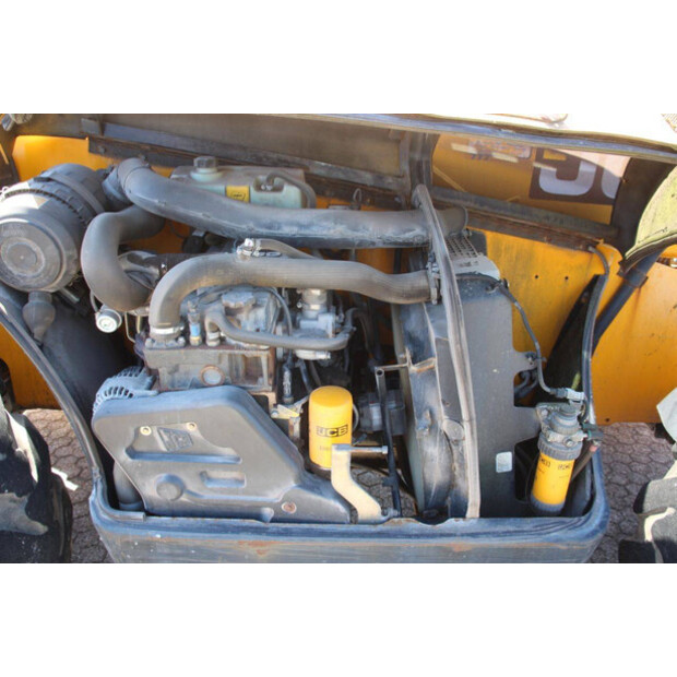 2011 جيه سي بي 535-95-47184046