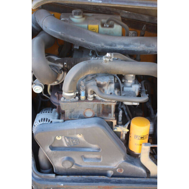 2011 جيه سي بي 535-95-47184047