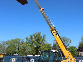 2011-jcb-535-95-1453124-47184058